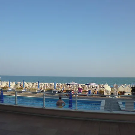 Condominio Faro Лидо-ди-Езоло